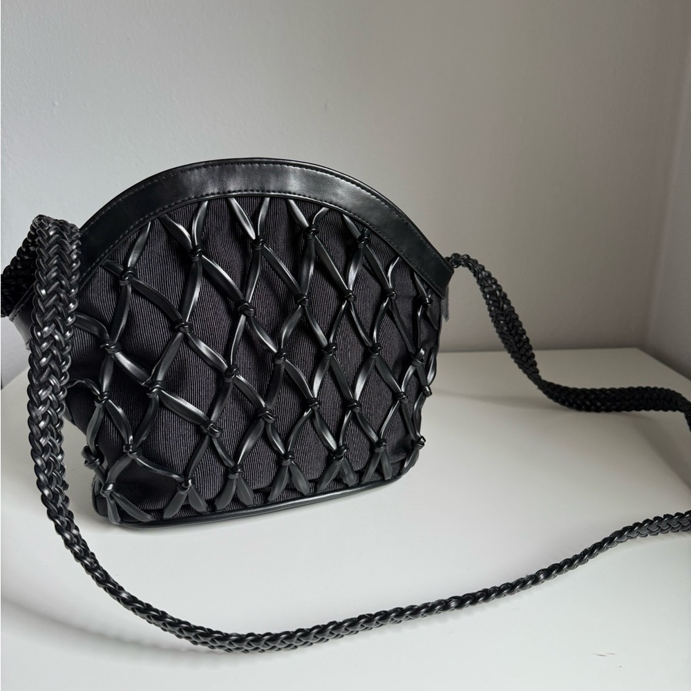 Tiannl Black Crossbody Bag with Woven Design
